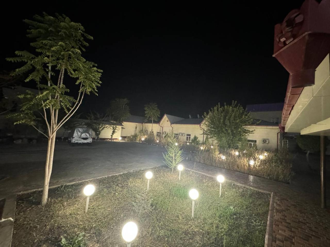 Karakalpak Palace Hotel Nukus Buitenkant foto