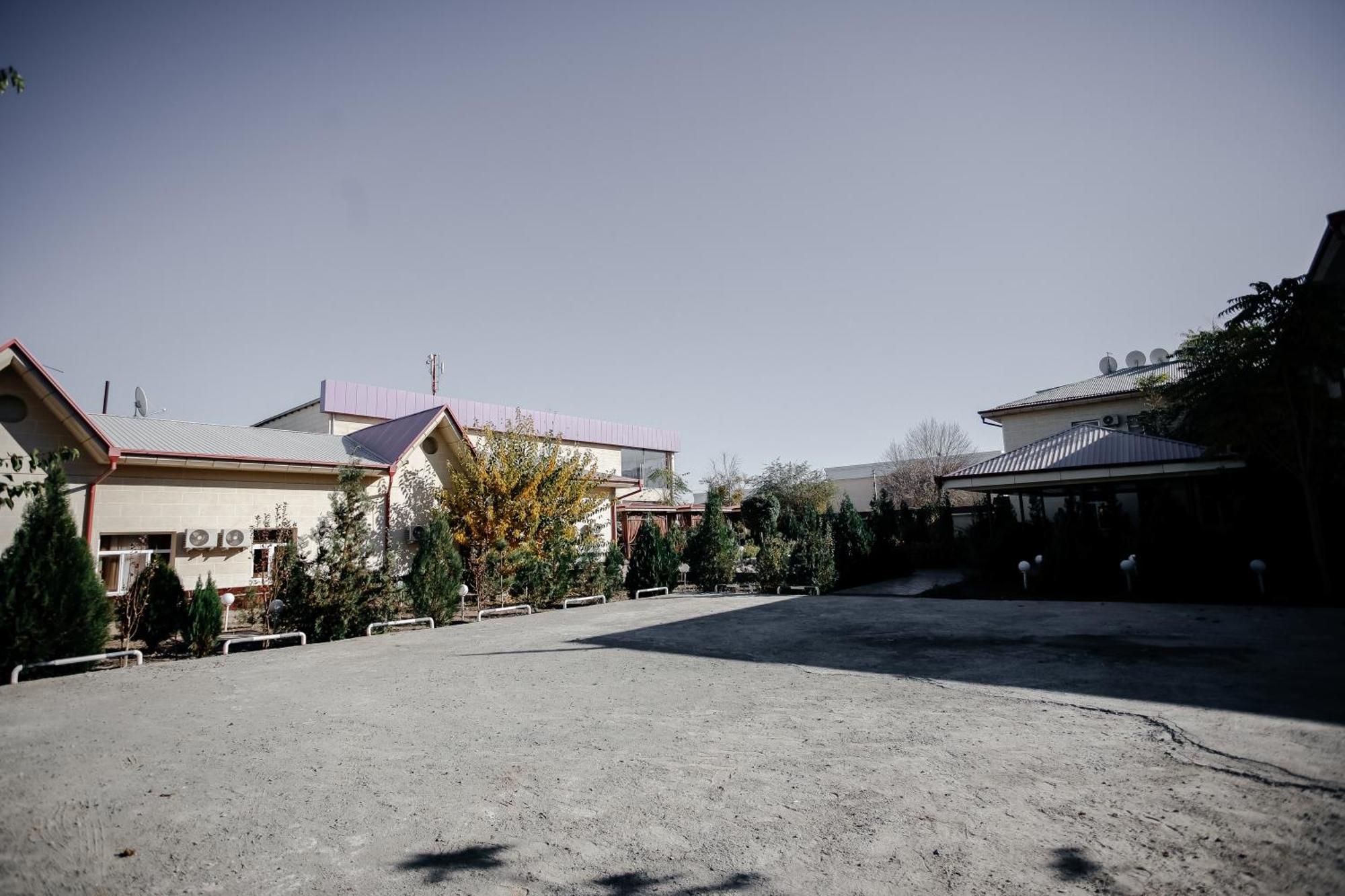 Karakalpak Palace Hotel Nukus Buitenkant foto