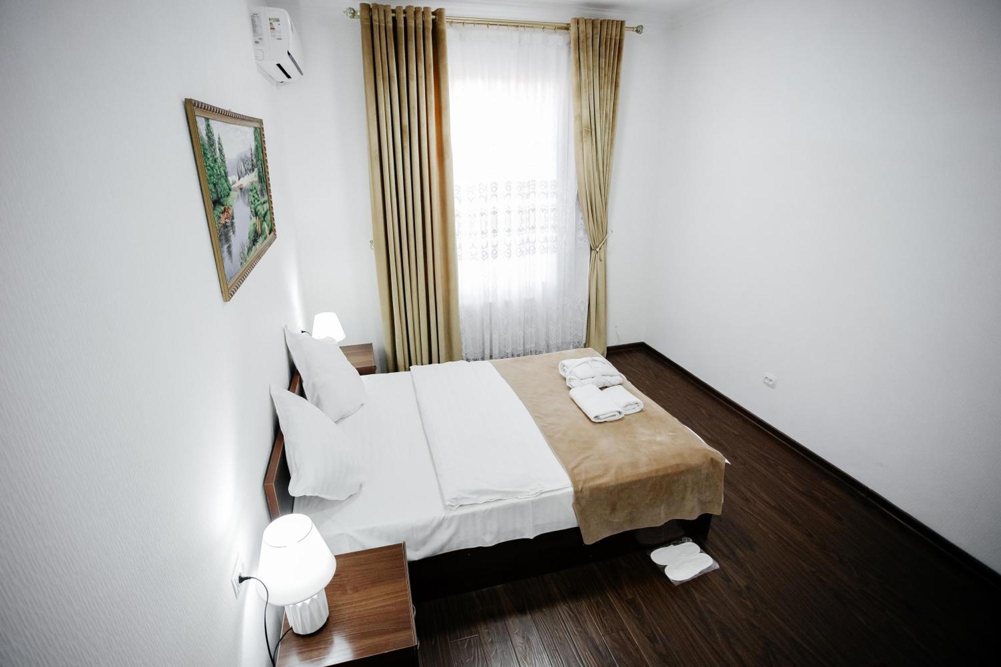 Karakalpak Palace Hotel Nukus Buitenkant foto