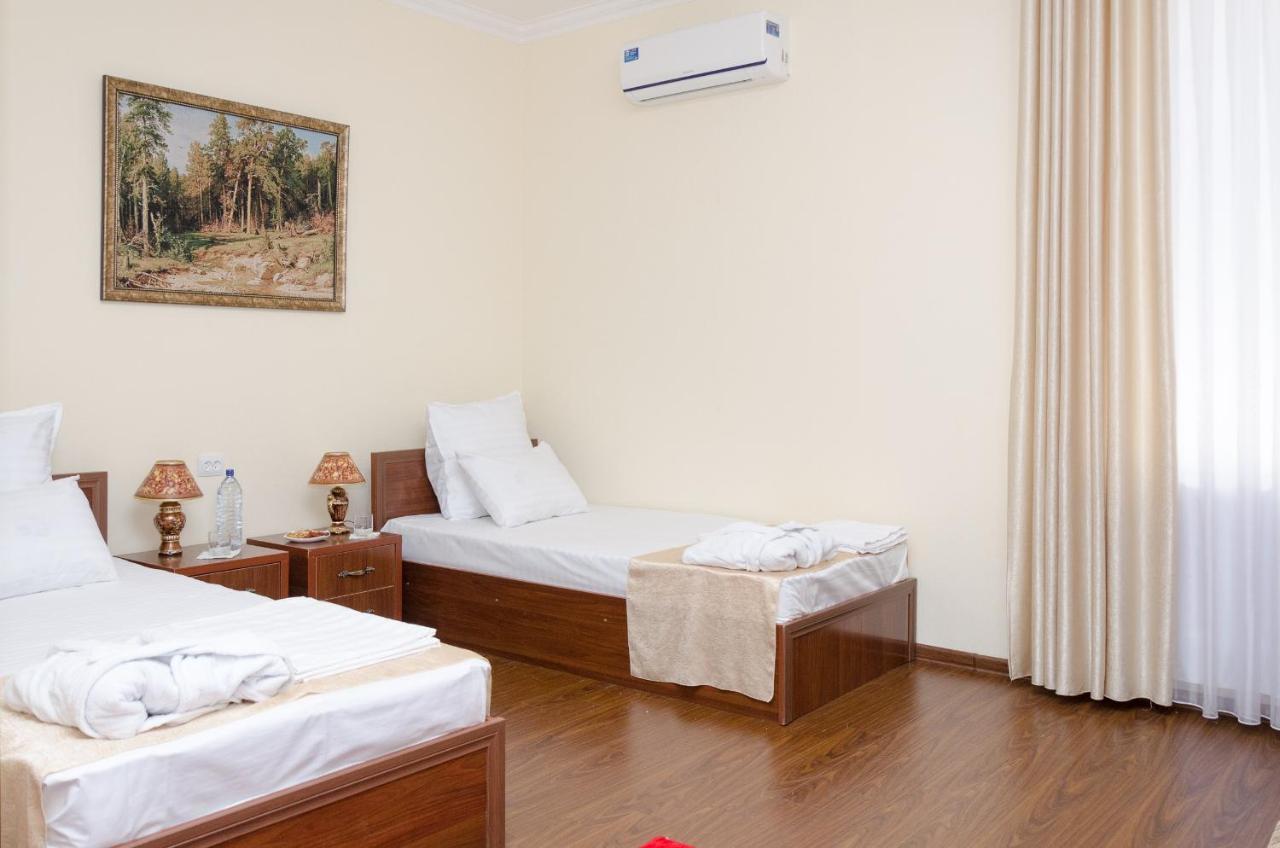 Karakalpak Palace Hotel Nukus Buitenkant foto